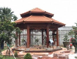 Nhà bát giác gỗ Căm xe 